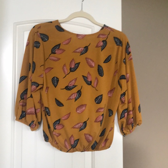 Top - Picture 2 of 2